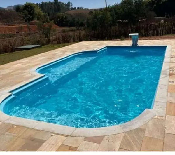 Piscina de fibra arredondada
