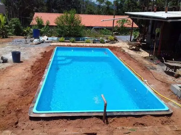 Piscina instalada em sítio